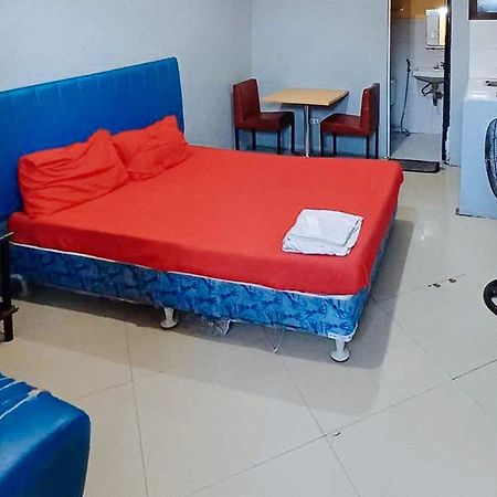 Reddoorz At V-Cat Apartelle Sampaloc Манила Экстерьер фото