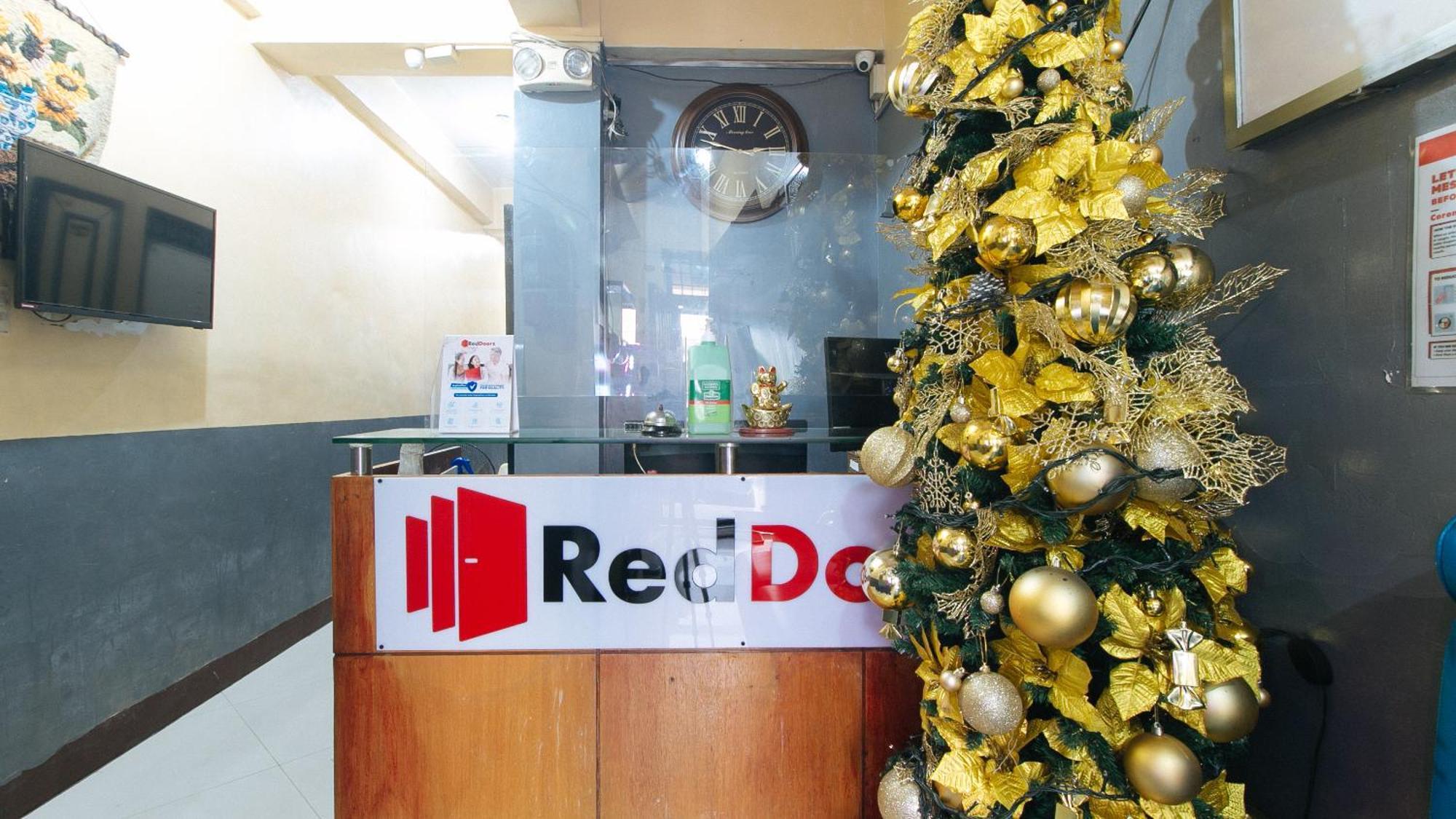 Reddoorz At V-Cat Apartelle Sampaloc Манила Экстерьер фото