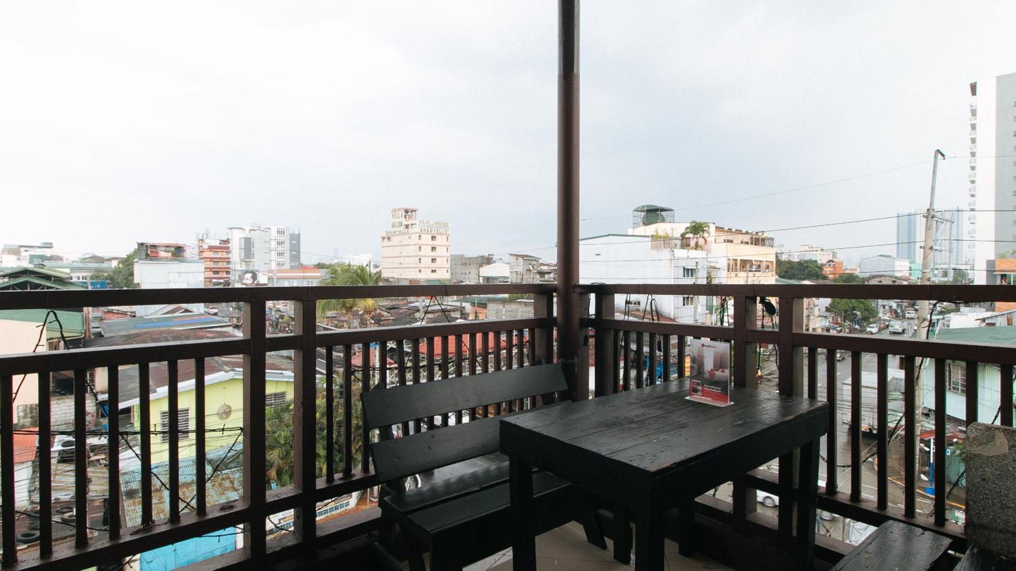 Reddoorz At V-Cat Apartelle Sampaloc Манила Экстерьер фото
