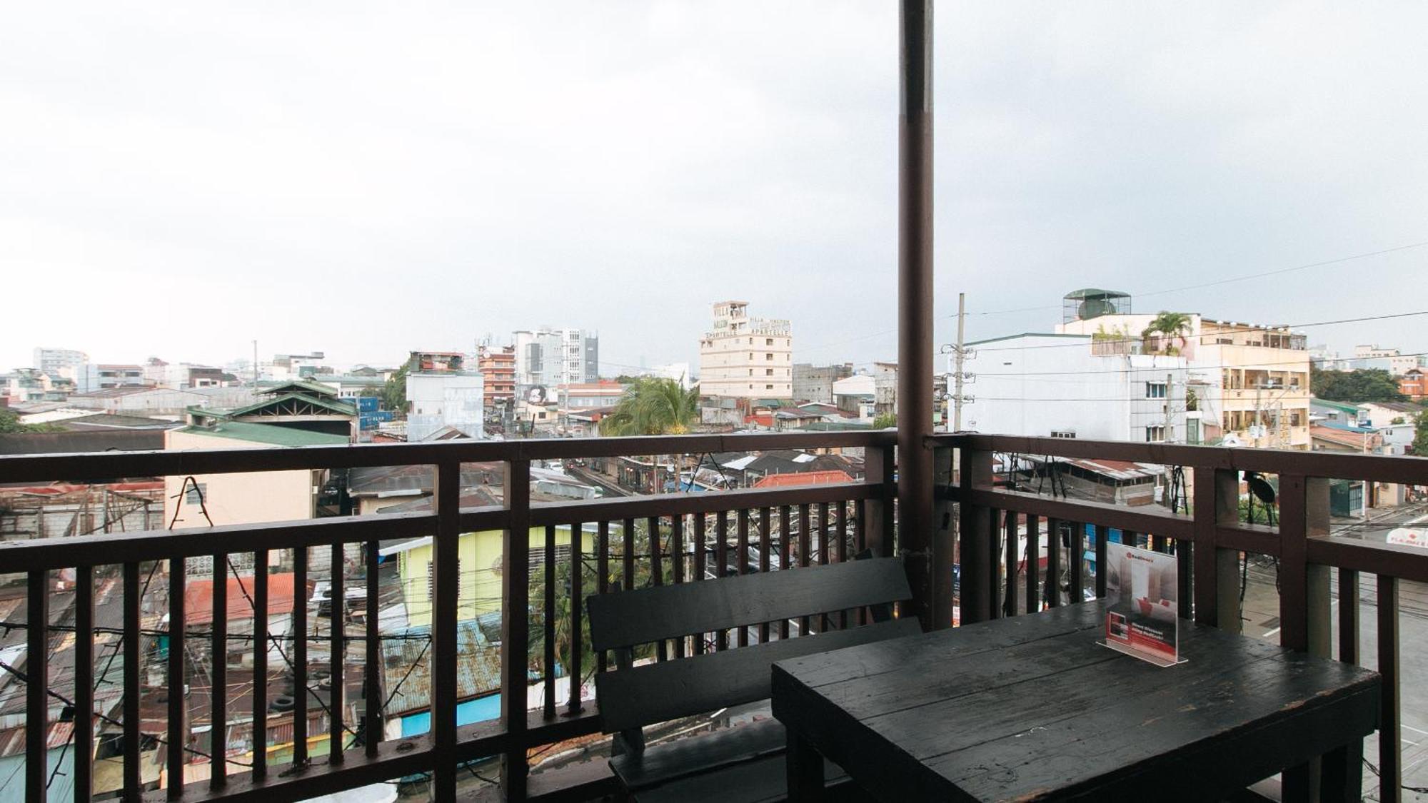 Reddoorz At V-Cat Apartelle Sampaloc Манила Экстерьер фото