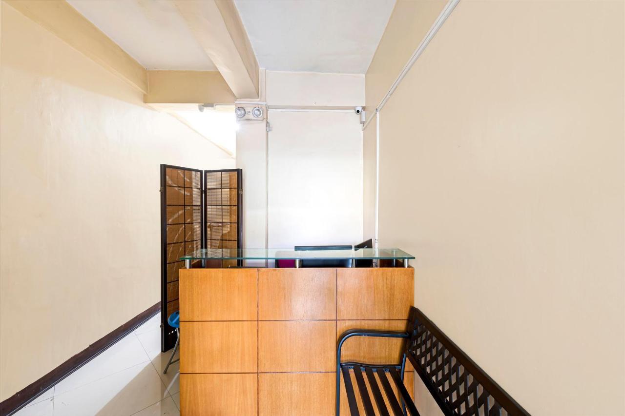 Reddoorz At V-Cat Apartelle Sampaloc Манила Экстерьер фото