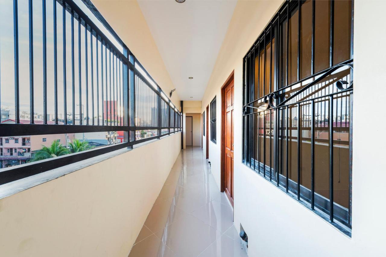 Reddoorz At V-Cat Apartelle Sampaloc Манила Экстерьер фото